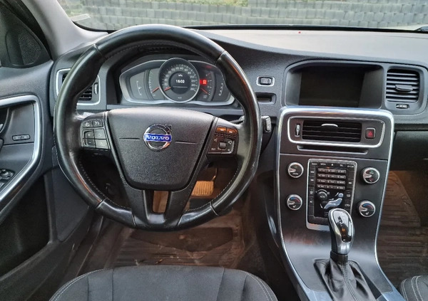Volvo V60 cena 59900 przebieg: 190377, rok produkcji 2015 z Alwernia małe 277